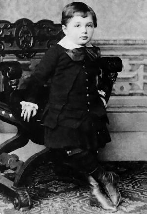 Albert_Einstein_at_the_age_of_three_1882