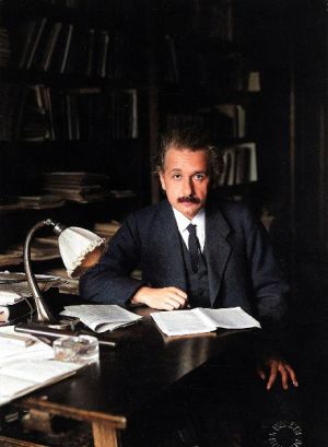 Albert_Einstein_photo_1920